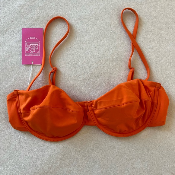 Liberty & Justice Extra High Leg Super Cheeky Bikini Bottom + Underwire Top Set - Picture 7 of 8